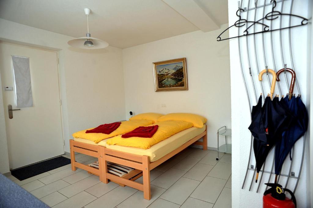Niros Bed & Breakfast Birsfelden Habitación foto