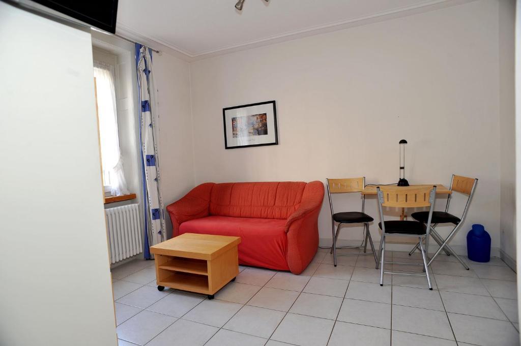 Niros Bed & Breakfast Birsfelden Habitación foto