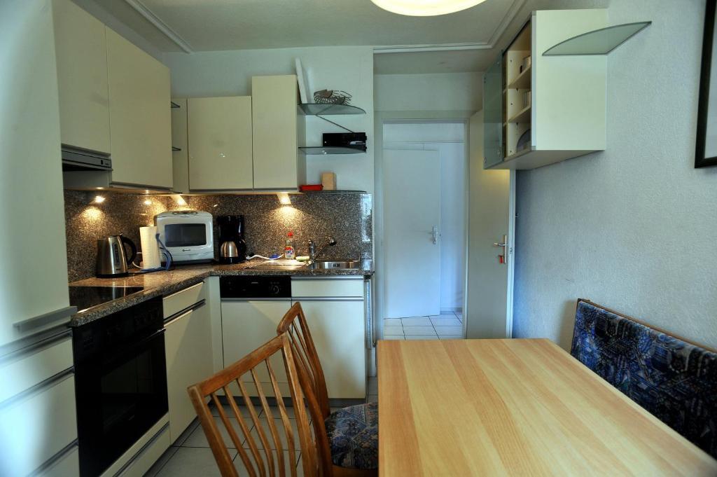 Niros Bed & Breakfast Birsfelden Habitación foto
